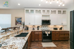 Windsor Hills Premium MDM 5/5 Lake View Home w/South Pool - 2 mi from Disney | Premium MDM 5/5 Lake View Home w/South Facing